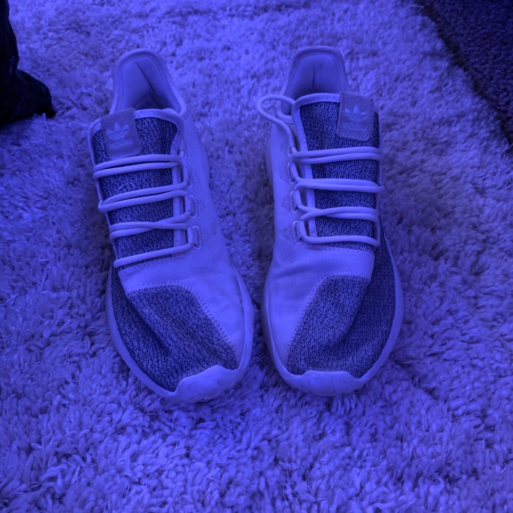 adidas women’s tennis shoes.. size 9